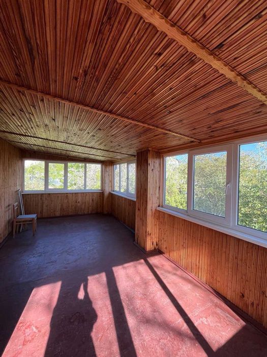 продаж окремого цегляного будинку