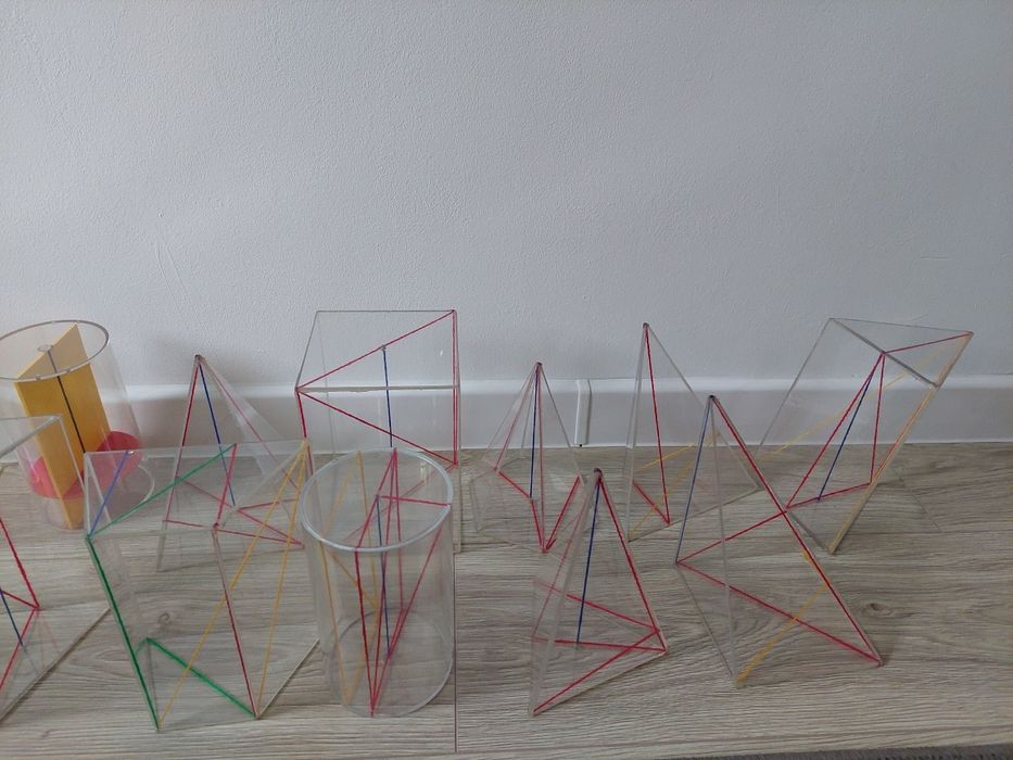Bryły geometryczne 17 sztuk. MATEMATYKA
