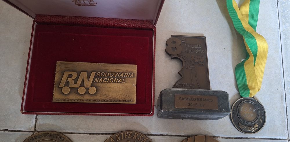 Lote de diversas medalhas