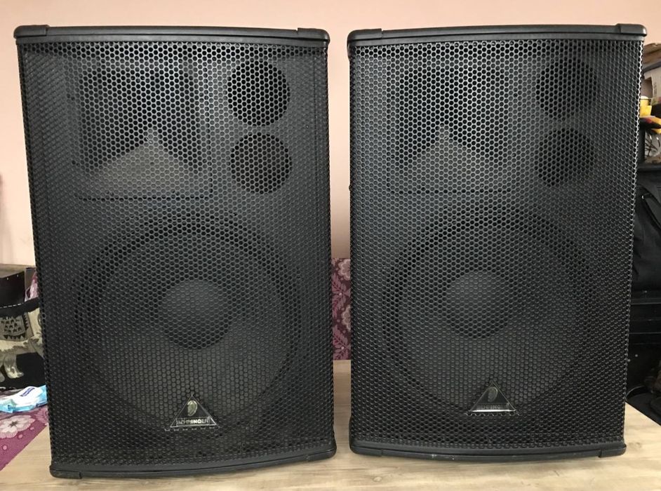 Акустичні колонки Behringer B1520