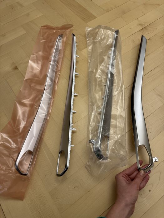 Молдинг обшивки дверей Audi E-Tron 2023 хром, з роз'ємом(комплект х4)