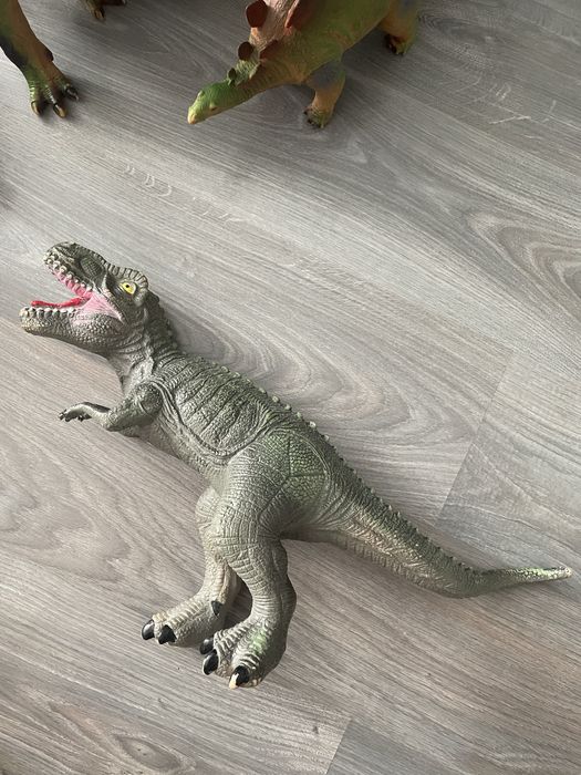 Дінозаври фигуры динозавров