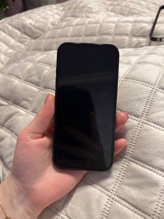 iPhone 15  на 128 гб