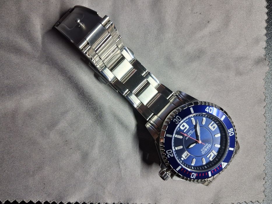 Zegarek męski casio srebrny