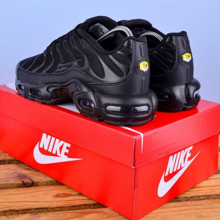 (1969) Кросівки Nike Air Max TN Plus чорні з чорним лого (36-46)
