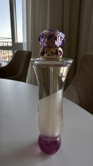 парфумована  вода Versace Woman від італійського модного дому Versace.