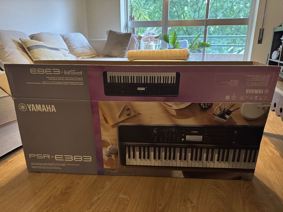 Teclado Yamaha PSR-E383