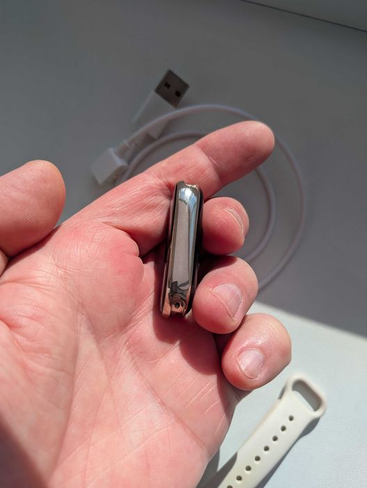 Продам фітнес-браслет Xiaomi Mi Smart Band 8 Champagne Gold