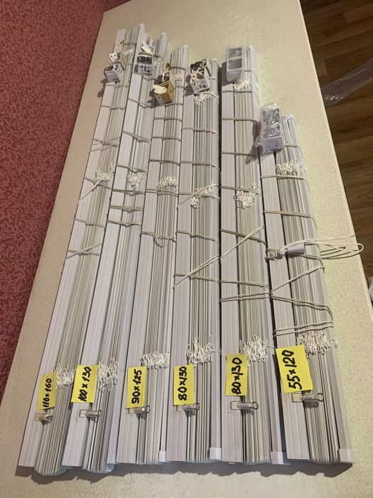 Продам пластиковые жалюзи белого цвета на окна б/у.