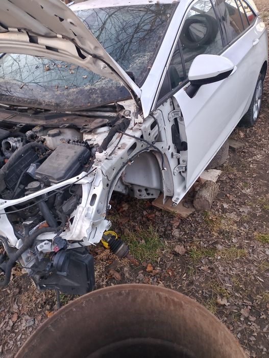 Ćwiartka lewa przednia Opel Astra K kombi 2017r