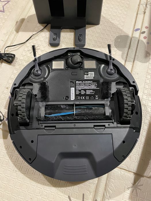 Robot sprzątający Shark RV2001EU srebrny/szary