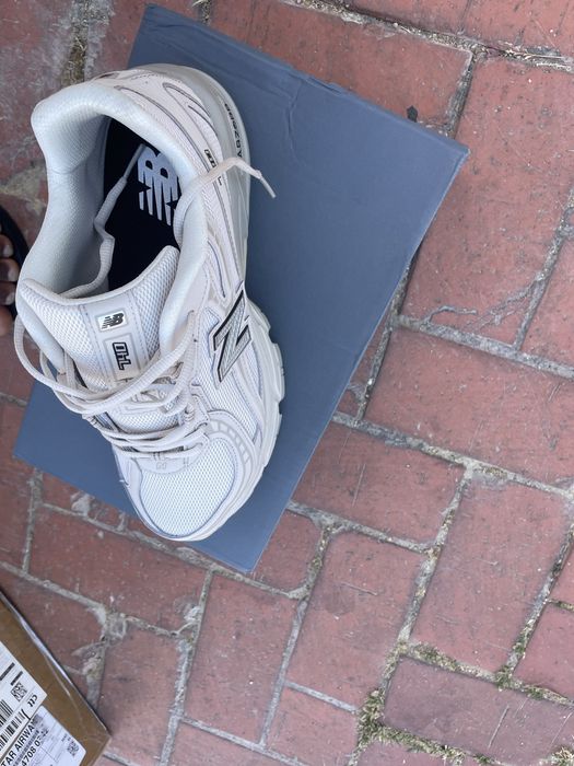 New Balance 740