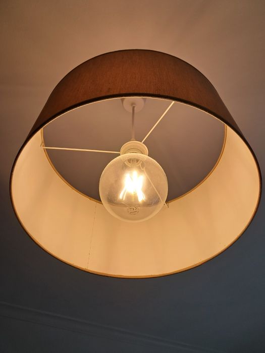 Candeeiro com lâmpada