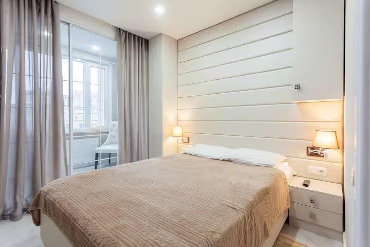 ЦЕНТР, біля Хрещатик. VIP 3-кімнатна квартира подобово