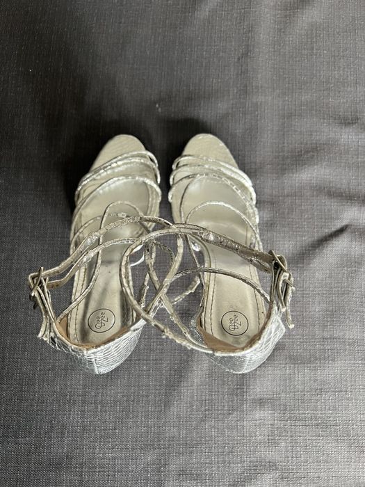 Srebrne sandałki 40 rozm DeeZee.