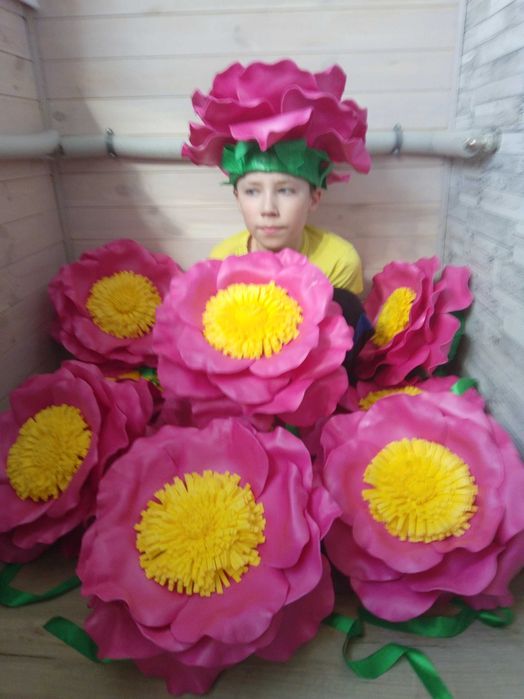 Сценічні головні убори,крила янгола,шляпи-квіти,корони,костюми,декор