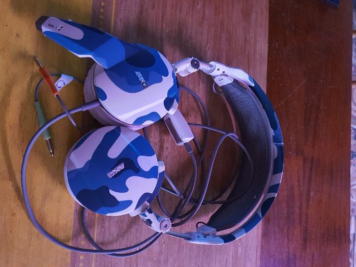 Наушники компьютерные (гарнитуру) AKG GHS1 в отличном состоянии.