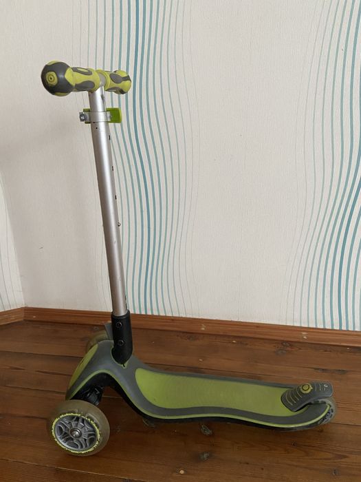 Триколісний самокат Globber