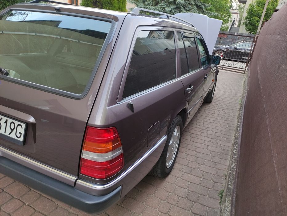 REZERWACJA Sprzedam Mercedes Benz W 124 TE 2.2 BENZYNA 150 KM