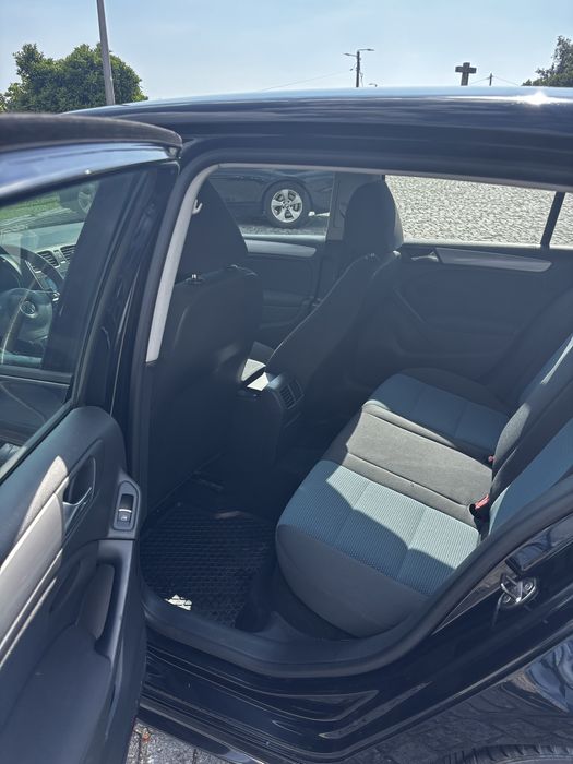 Volkswagen Golf VI 1.6 TDI Comfortline 105cv — 2011 | Preto Metalizado