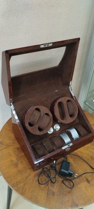 Скринька для підзаводу  годинників