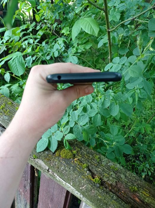 СРОЧНО продам телефон Poco c40