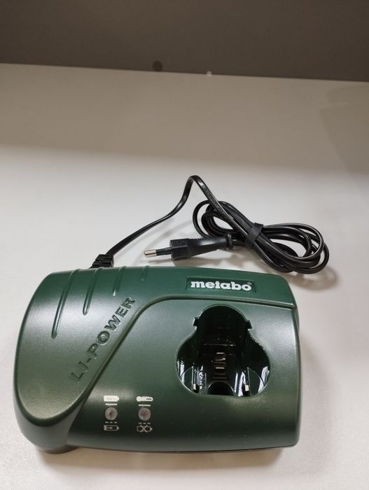 Продам зарядний пристрій LC 40 для АКБ метабо