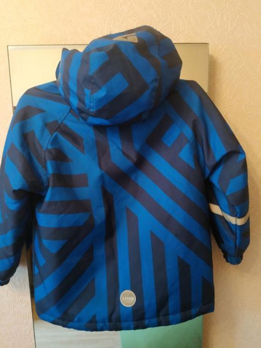 Продам курточку на мальчика