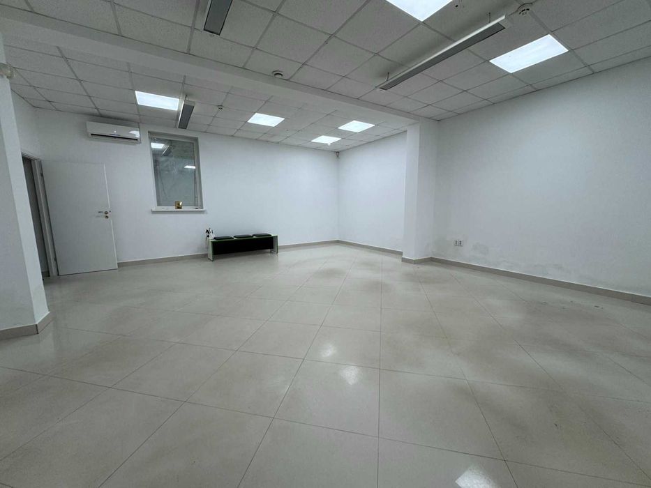 Оренда фасадного комерційного приміщення, Центр, м. Дрогобич!