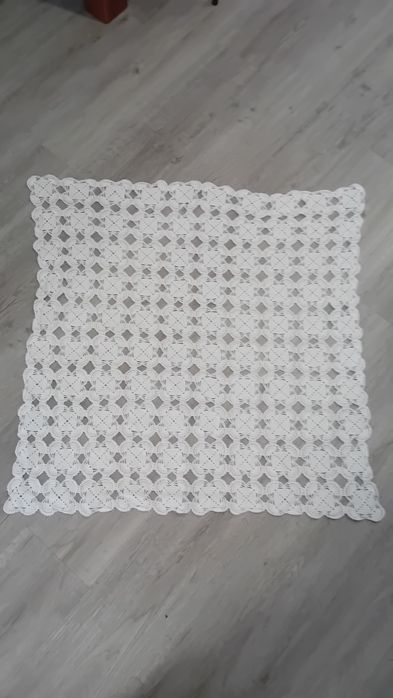 Toalha quadrada em renda