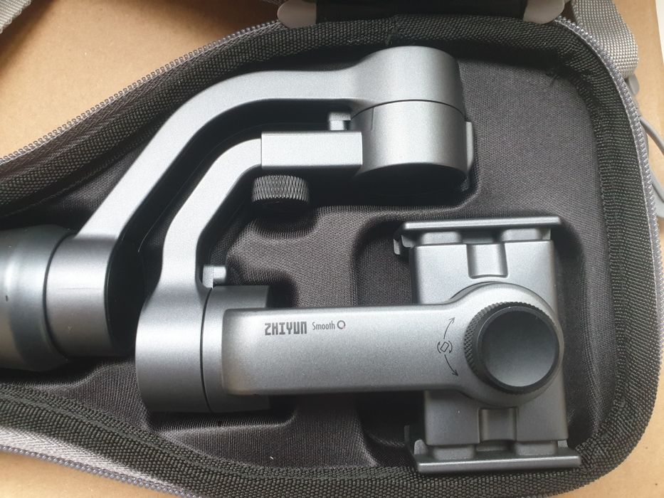 Продам стабілізатор для телефону Zhiyun Smooth Q