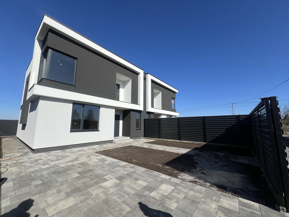 Сучасний двоповерховий дуплекс в топовій локації