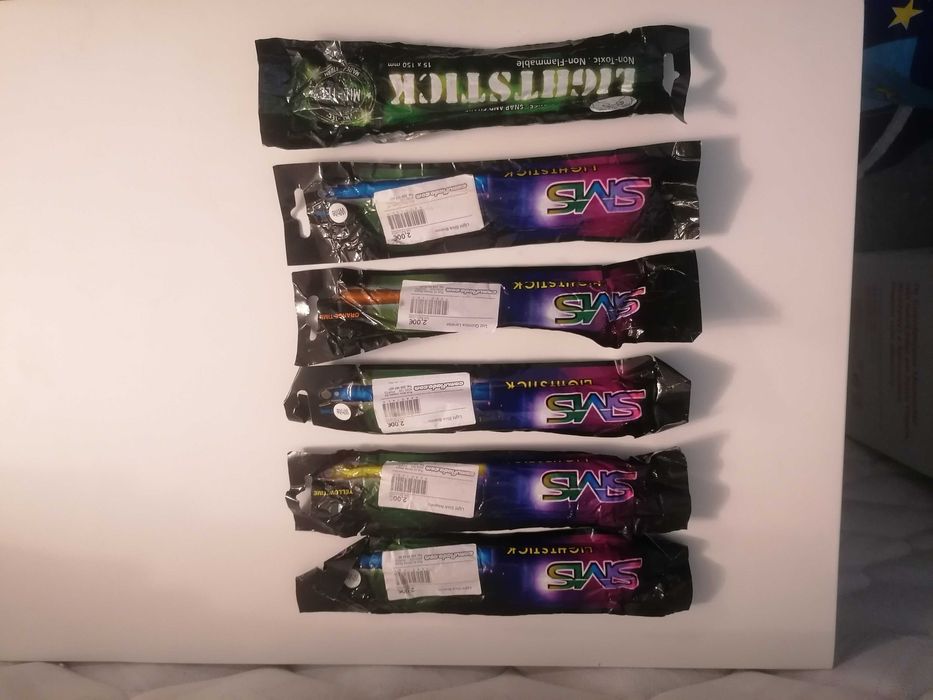 Binóculos e barras de iluminação.