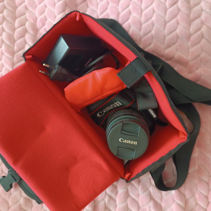 Canon EOS 2000D + Lente 18-55mm | Como nova + extras