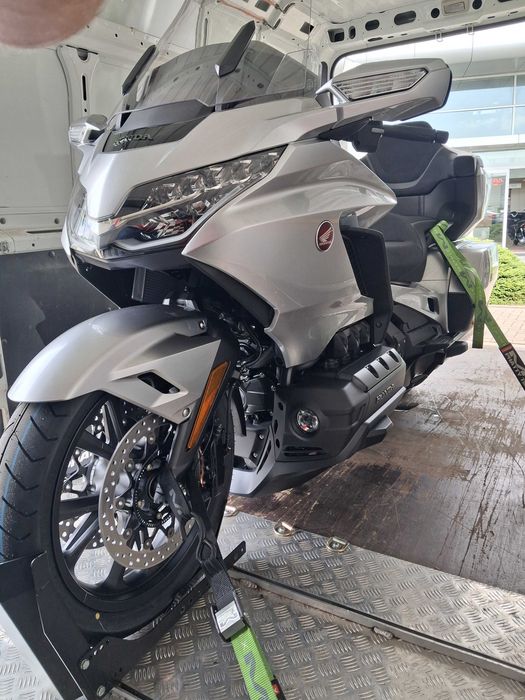 Express Transport MOTOCYKLI Poznań - Polska Transportujemy MARZENIA !