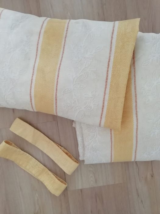 Par de cortinados usado