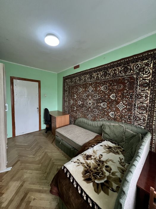 Продається 3-кімнатна квартира чеського планування на вул. Науковій