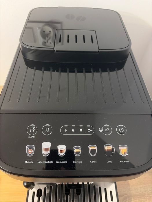 Ekspres DeLonghi Magnifica Evo