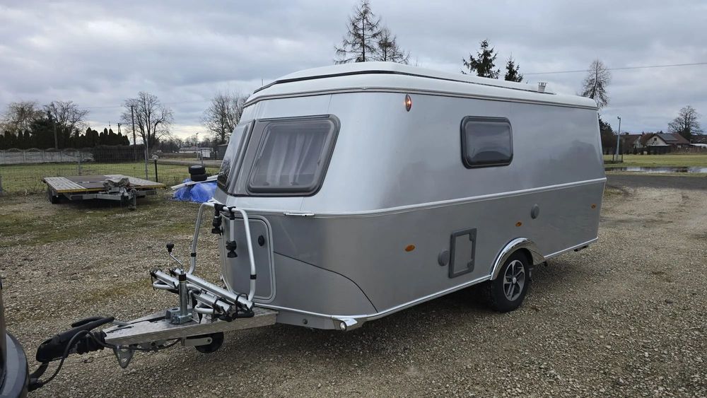 Hymer-Eriba Touring 530  Hymer Eriba Touring 530 mover roleta