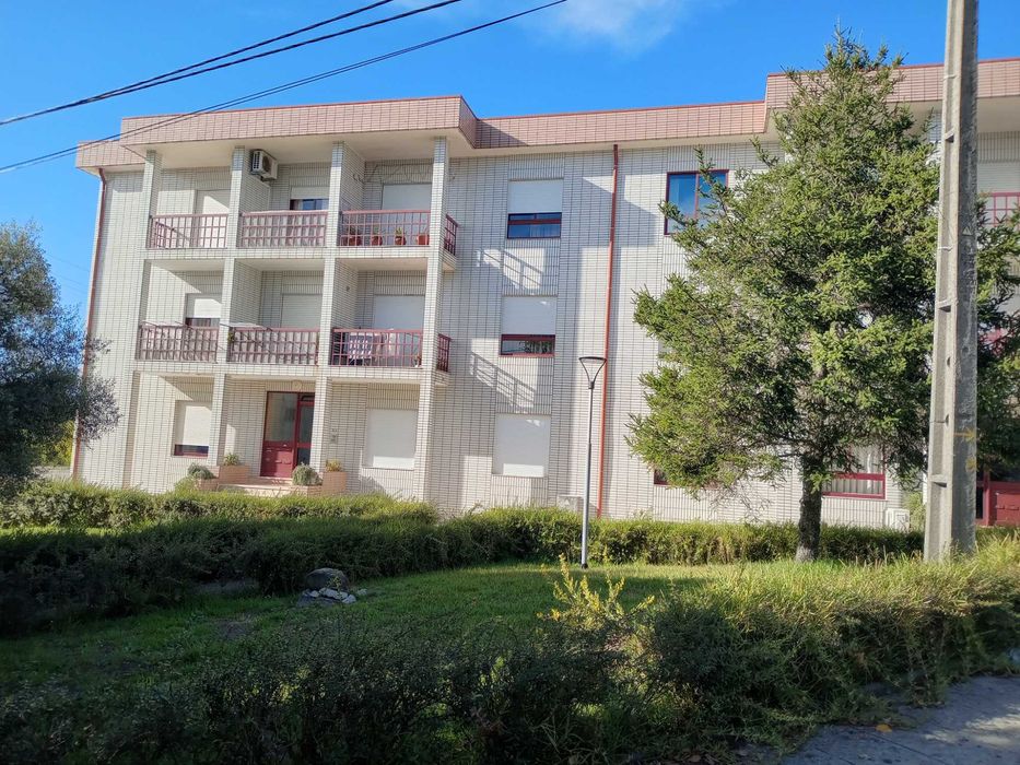 Apartamento T2 + 1 com garagem Trofa