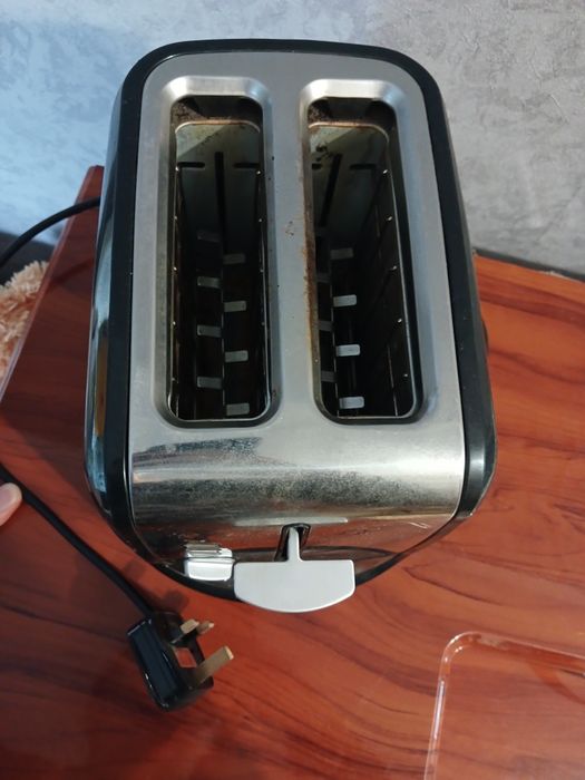 Тостер Russell Hobbs 14598 (1000 Вт) чорний з нержавійкою, б/в
