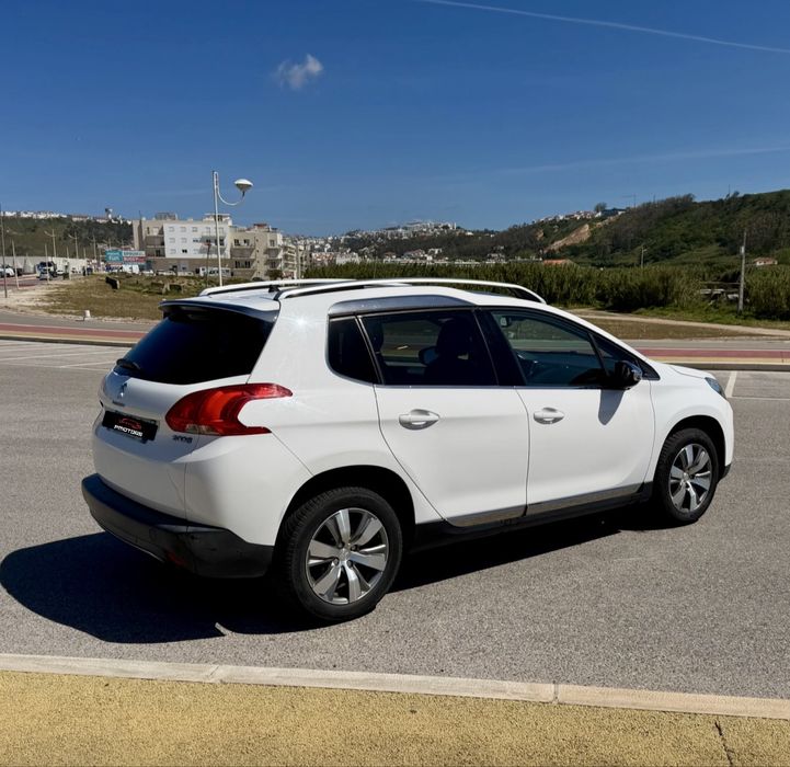 Peugeot 2008 1.2 VTi Allure TECTO PANORÃMICO