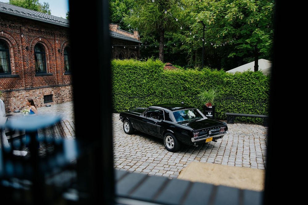 Ty prowadzisz! Wynajem Mustang Mustang do ślubu Mustangiem do ślubu