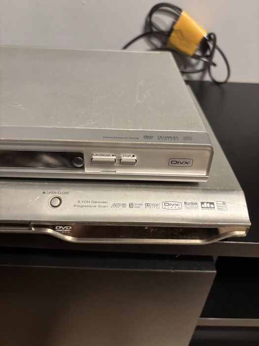 Dvd OlgDV8761V oraz PhilipsDVP 30 40 pilot brak