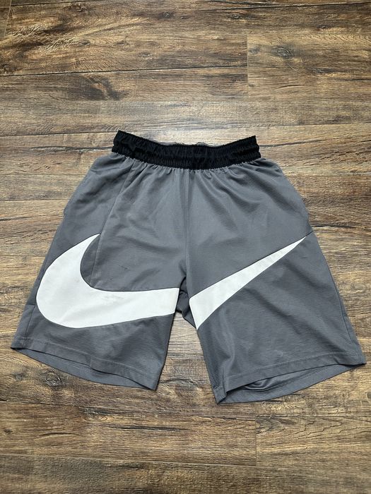 spodenki nike big swoosh