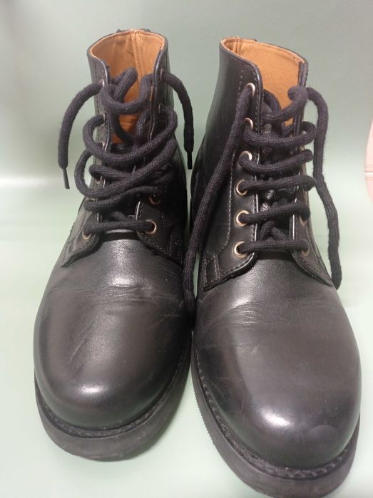 Botas Pele Tamanho 42