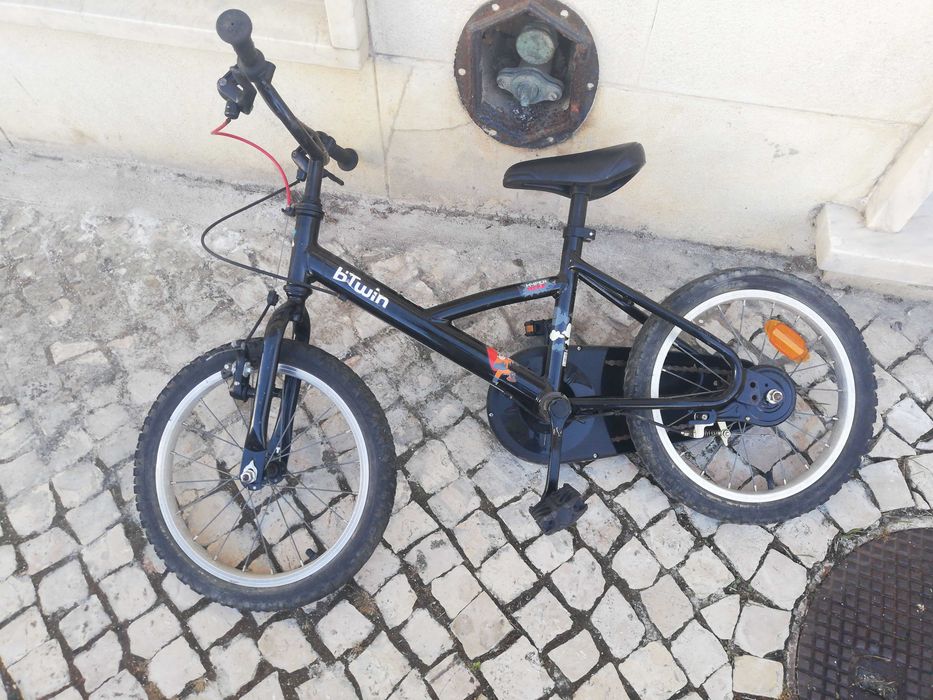 vendo bicicleta para criança roda 16 em bom estado