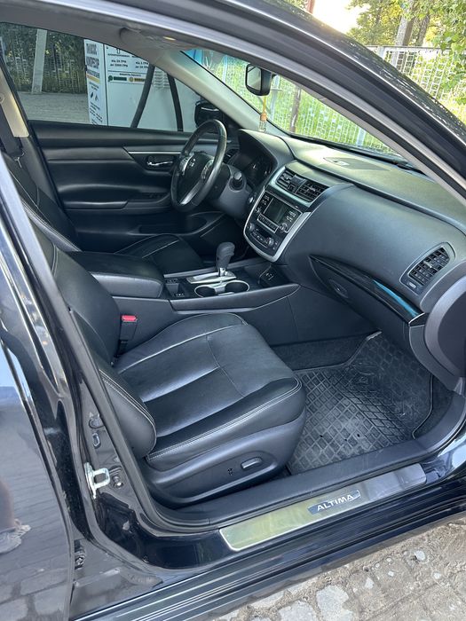 Продам nissan altima