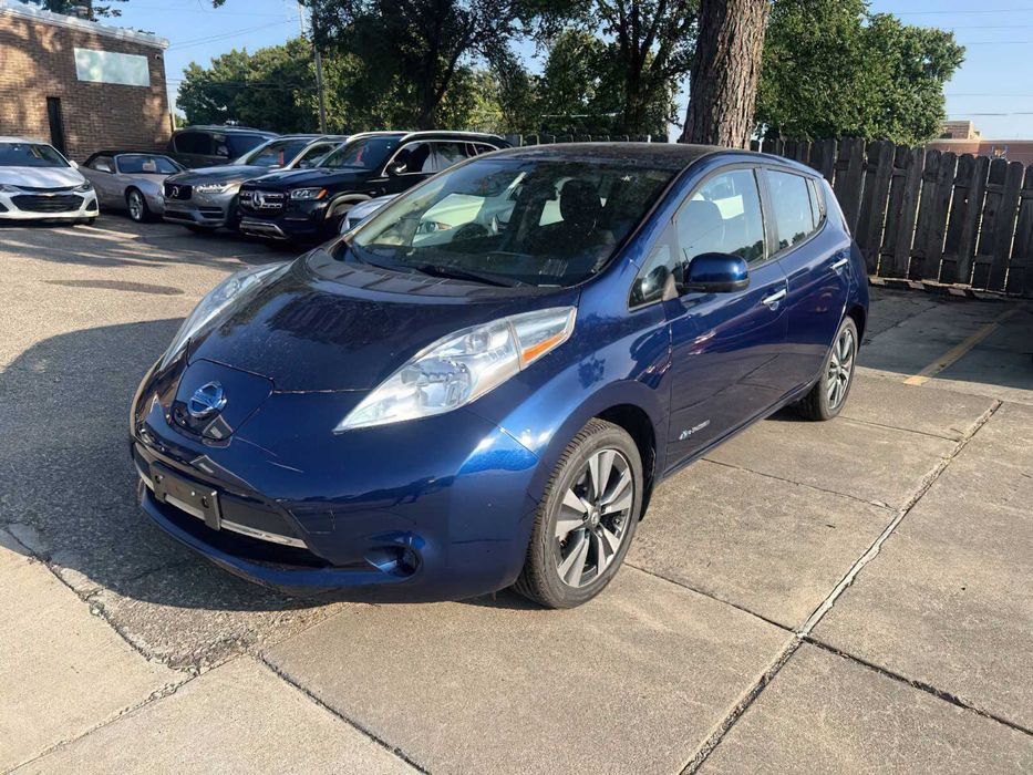 Nissan LEAF SL      2017