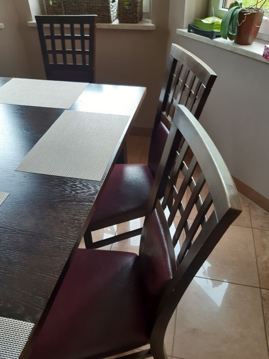 Komplet 8 krzeseł i stół